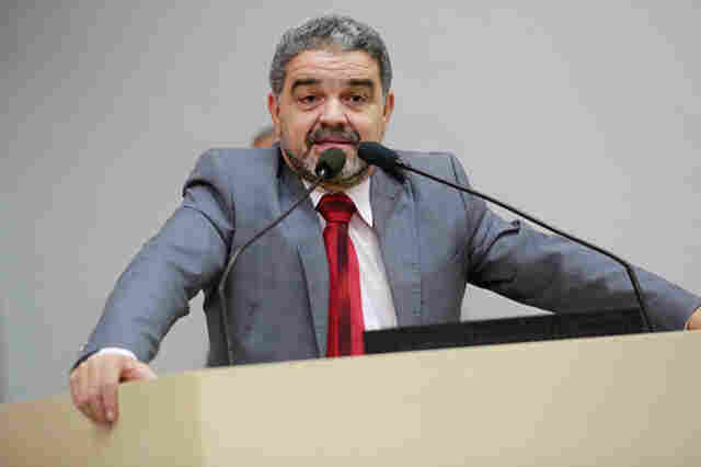 Aélcio da TV destaca maturidade democrática em protesto nacional