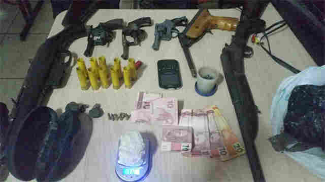 POLÍCIA MILITAR PRENDE HOMENS COM VÁRIAS ARMAS EM JACY-PARANÁ