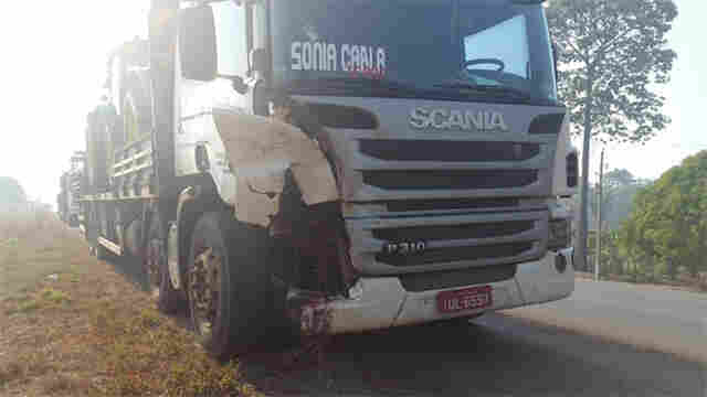 Colisão frontal deixa um morto na BR-364