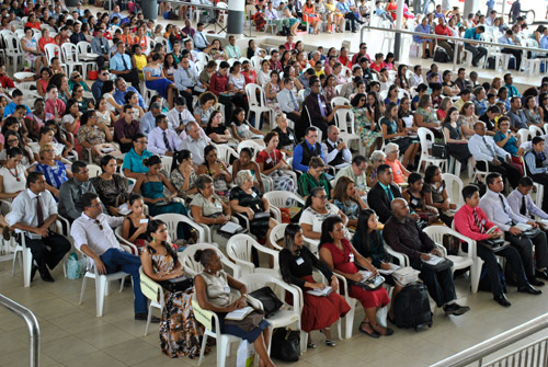 Congresso das Testemunhas de Jeová destaca o amor ao próximo