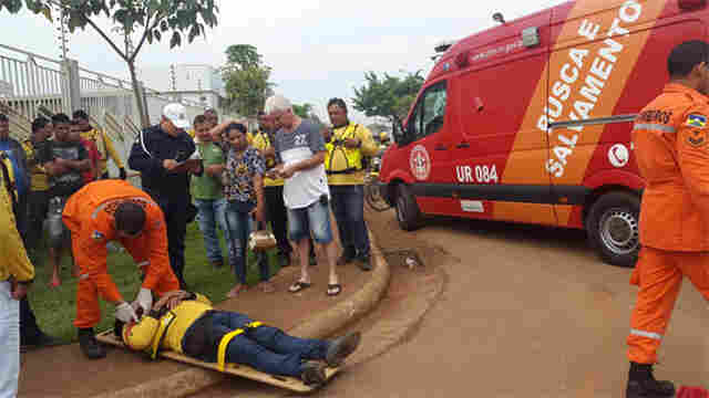 Camionete avança preferencial e bate em mototaxista com passageira