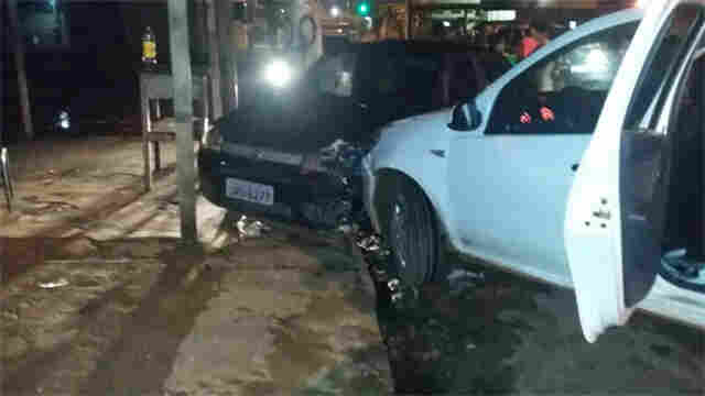 Dupla é presa após roubo de carro e fuga