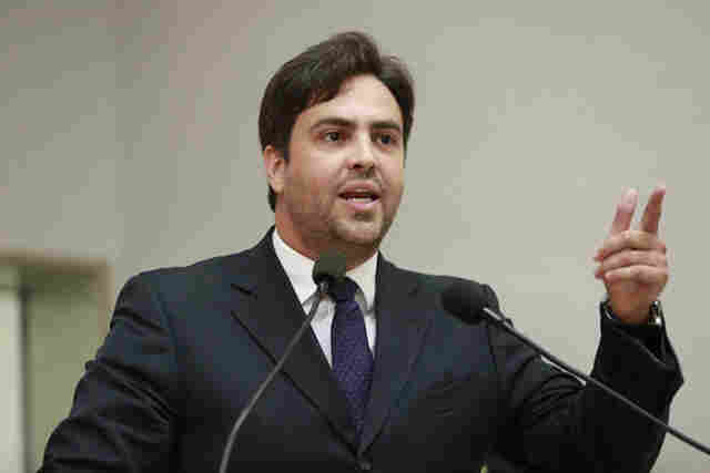 Léo Moraes solicita aquisição de instrumentos de fanfarra para 20 escolas públicas