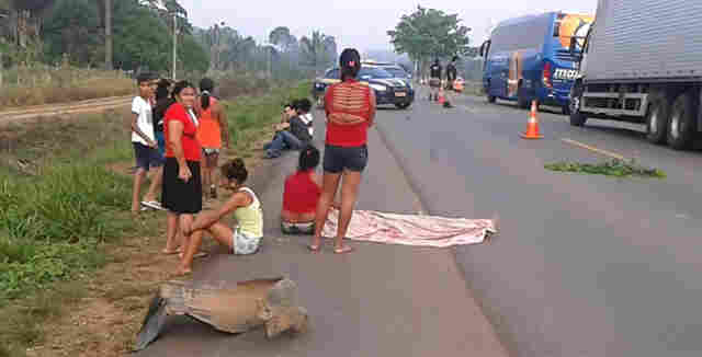 JOVEM TENTA SE MATAR NA BR-364, MÃE SALVA E ACABA MORRENDO ATROPELADA