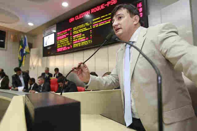 Cleiton Roque enaltece trabalho realizado pelo DER