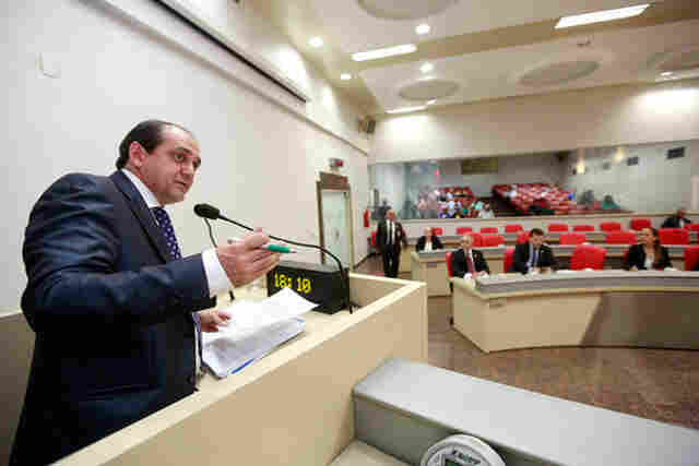 Laerte Gomes parabeniza Jucer pela implantação do SIGFácil