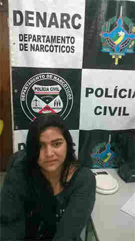 UNIVERSITÁRIA É PRESA PELO DENARC COM TRÊS QUILOS DE MACONHA