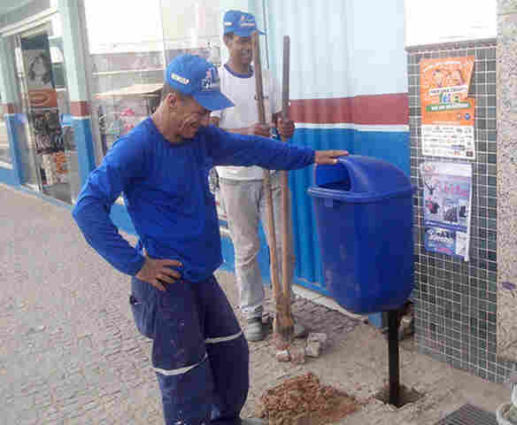 Ação da CDL e prefeitura garante a instalação de 300 lixeiras na região central de Ji-Paraná
