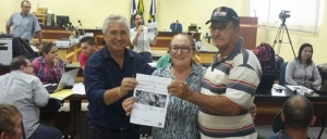 Autoridades e produtores agradecem a deputada Lúcia Tereza pela realização do mutirão do CAR