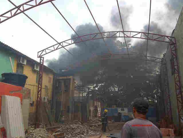 Fogo destrói parte de hotel na Capital; Vídeo