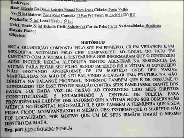 JOVEM QUEBRA A MÃO DO PAI COM GOLPES DE MARTELO