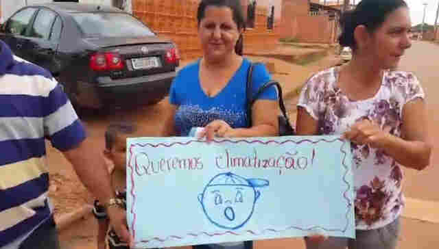 Pais, alunos e direção de escola municipal protestam por climatização