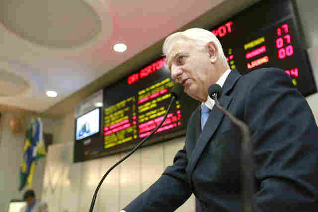 Airton anuncia Fecomind e destaca os 36 anos da rádio Alvorada