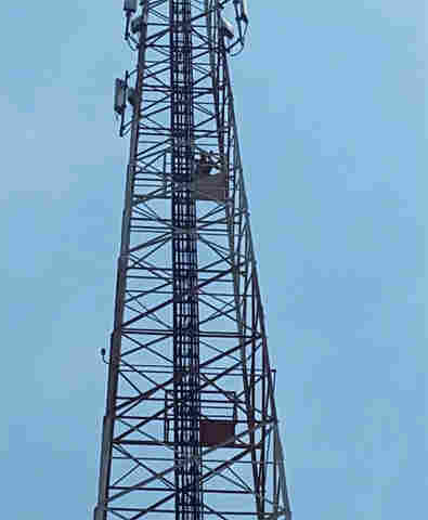 Jovem sobe em torre pela segunda vez em 20 dias