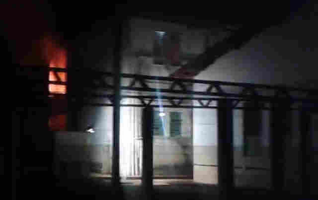 DETENTOS DO URSO BRANCO ESTÃO AMOTINADOS COM FAMILIARES; COE DEVE INVADIR