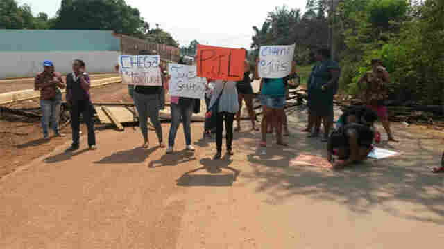 Esposas de apenados bloqueiam acesso a presídios