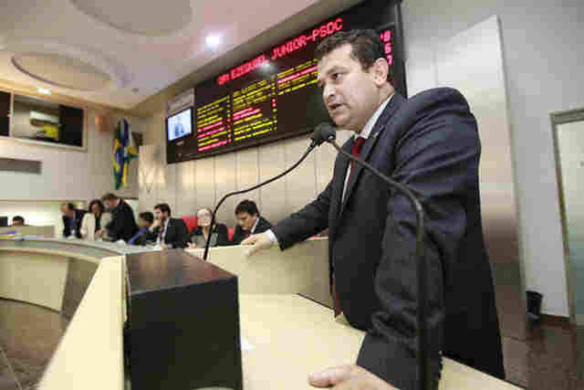 Ezequiel Júnior solicita recuperação de ponte sobre o rio Leitão