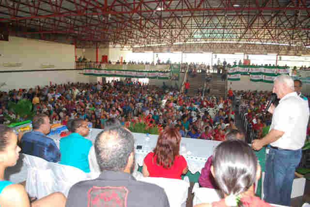 Airton participa da solenidade de entrega de residências do Minha Casa, Minha Vida Rural