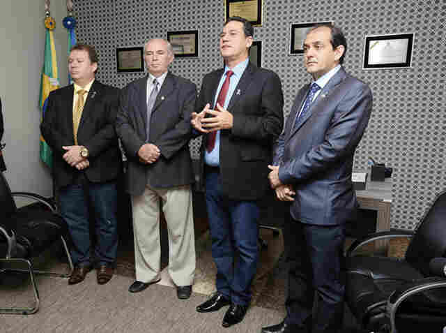 Assembleia lidera comitiva para abrir trecho entre Costa Marques e a Bolívia