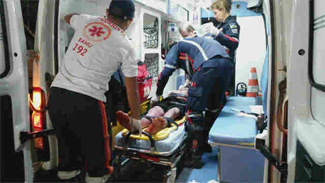 Morador de rua baleado com quatro tiros