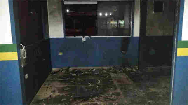 Criminosos incendeiam base da PM na Zona Sul