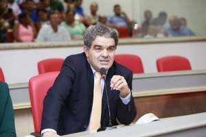 Deputado Aélcio da TV pede asfalto em bairros de Porto Velho