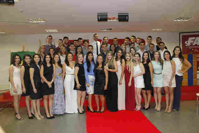 Facimed forma mais 55 médicos