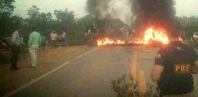 BR-364 está fechada há mais de 12 horas