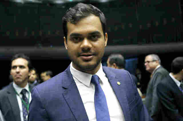 Expedito Netto vota a favor do veto que proíbe financiamento empresarial de campanhas eleitorais