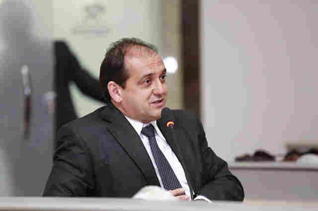 Laerte Gomes pede construção de acostamento na RO 174 em Ji-Paraná