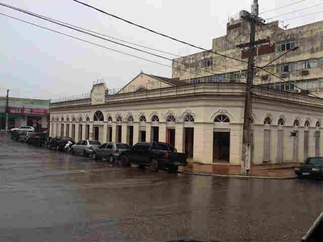 Iluminação de Natal na Capital será inaugurada domingo, mas trabalhos avançam pouco