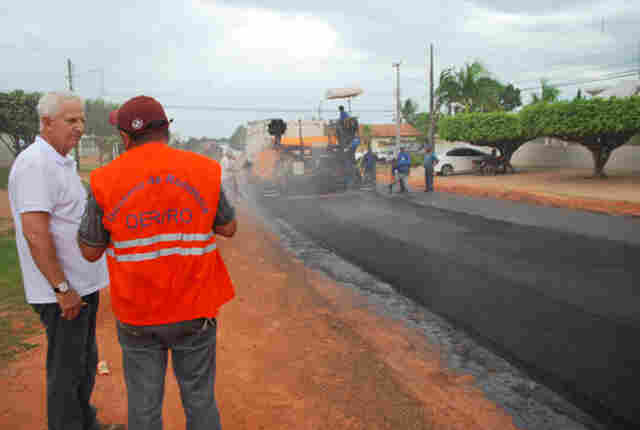 Deputado Airton comemora conclusão de pavimentação
