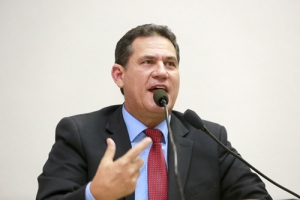 Maurão denuncia grupo Friboi por adquirir frigoríficos e fechá-los
