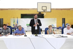 Deputado Jean busca solução para problemas de Itapuã