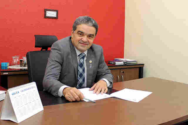 Deputado doa valor do auxílio moradia para ajudar crianças com câncer