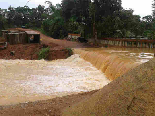 Moradores do Areia Branca estão isolados após temporal