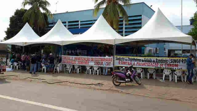 Urbanitários protestam contra privatização da Eletrobras Distribuição Rondônia