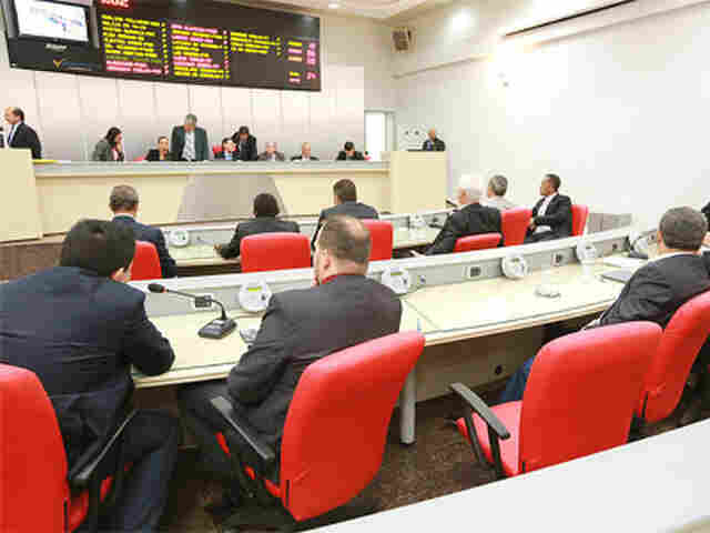 ASSEMBLEIA DEVE VOTAR ORÇAMENTO NESTA TERÇA; ICMS AINDA EM DISCUSSÃO