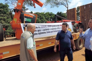 Ezequiel Júnior e Governador entregam equipamentos