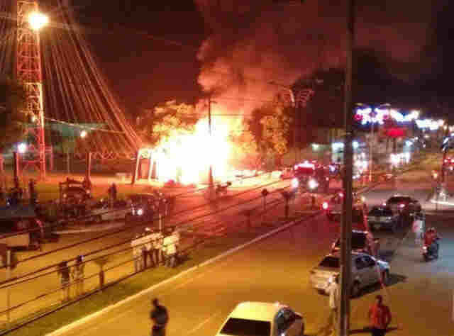 Casa do Papai Noel pega fogo em Ariquemes; Vídeo