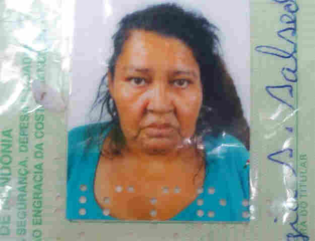 Moradora de rua encontrada morta a pauladas na Capital