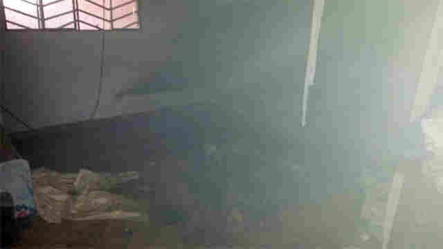 Mulher sai para trabalhar, deixa filhos sozinhos e casa pega fogo