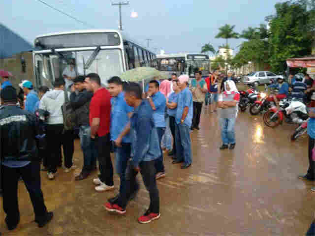 Consórcio diz que ônibus só circulam após fim do movimento do Sitetuperon
