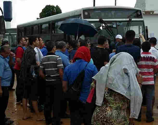 SINDICATO TUMULTUA SAÍDA DE ÔNIBUS E COE TEM QUE AGIR NA CAPITAL