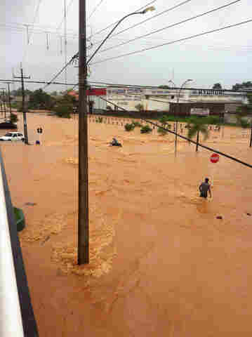 Chuva desta sexta-feira &#99;astiga a cidade de Ji-Paraná