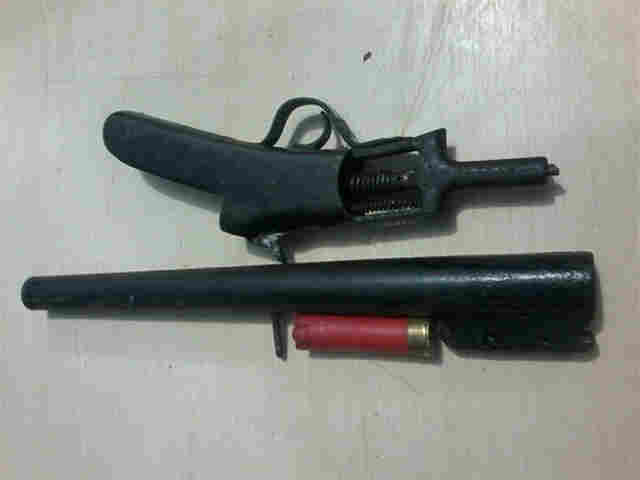 Homem assalta, atira em PM e é preso