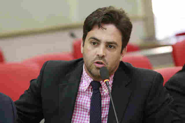 Léo Moraes defende PCCS de servidores da Sejus