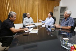 Deputados apresentam propostas discutidas com pecuaristas ao governador