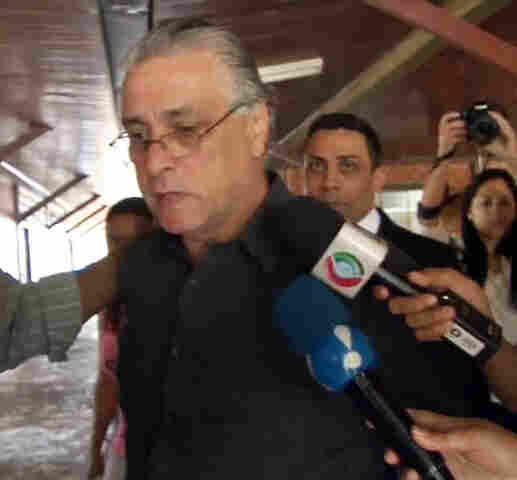 MÉDICO ACUSADO DE ESTUPRO E ABUSOS SEXUAIS PERMANECE NA CADEIA