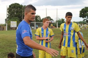 Escolinha de Futebol Rolim realiza amistoso para abrir programação 2016